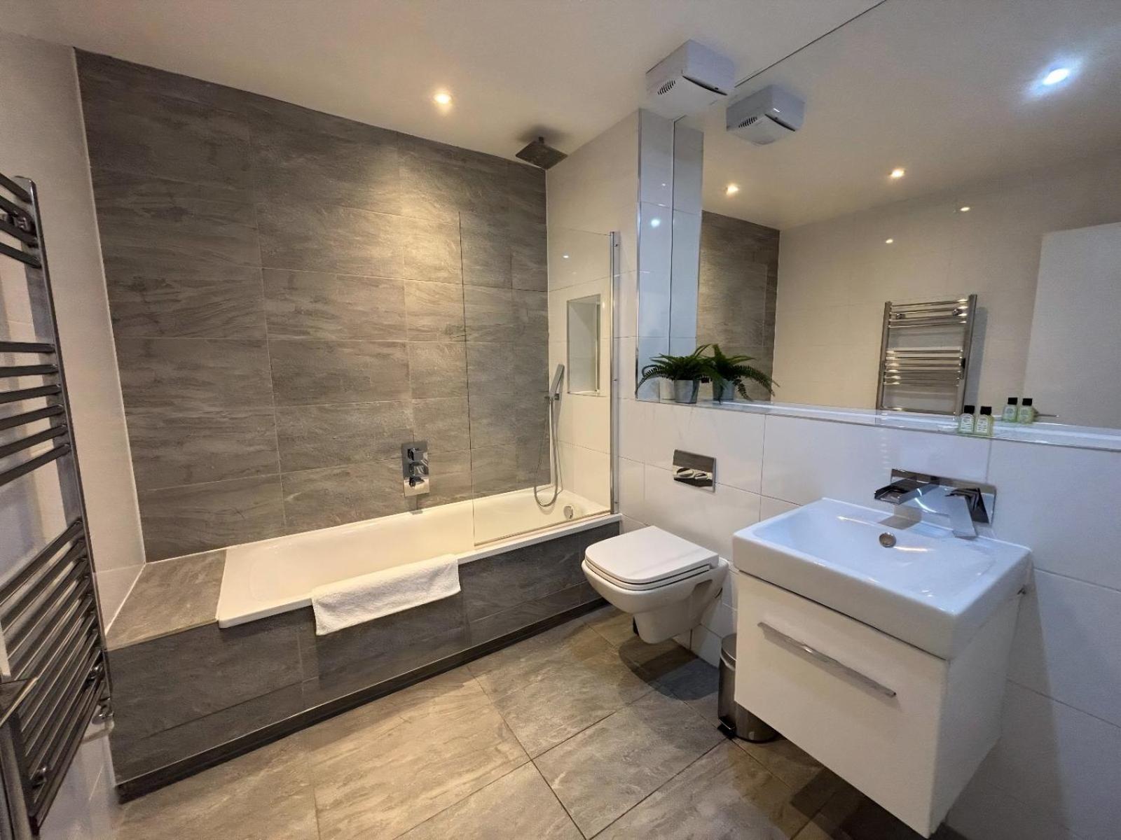 City Aldgate Apartments London Ngoại thất bức ảnh